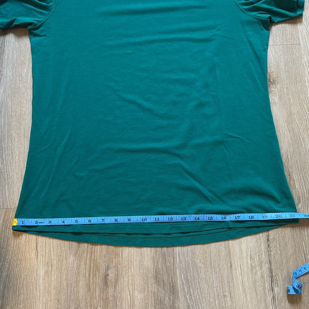 Lululemon - 5 year basic tee 🍋🇨🇦 - Picture 4 of 10